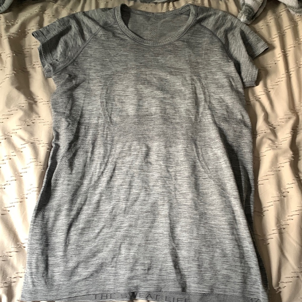 Lululemon swiftly tech short sleeved